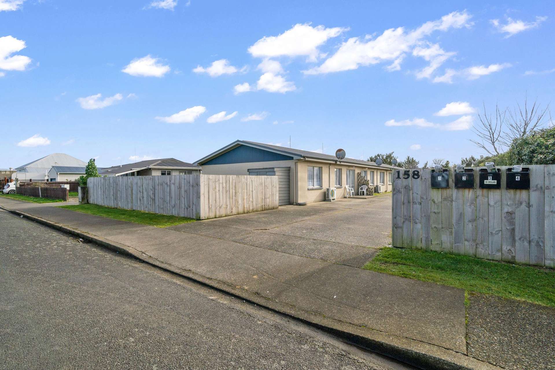 1-4/158 Crinan Street Appleby_0