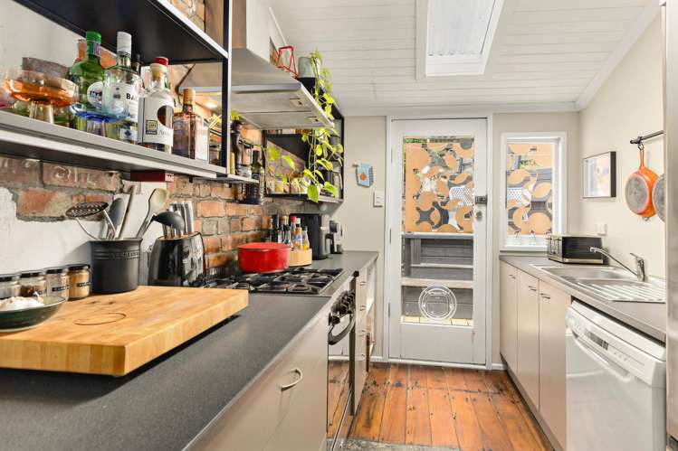 180 Sutherland Road Lyall Bay_2