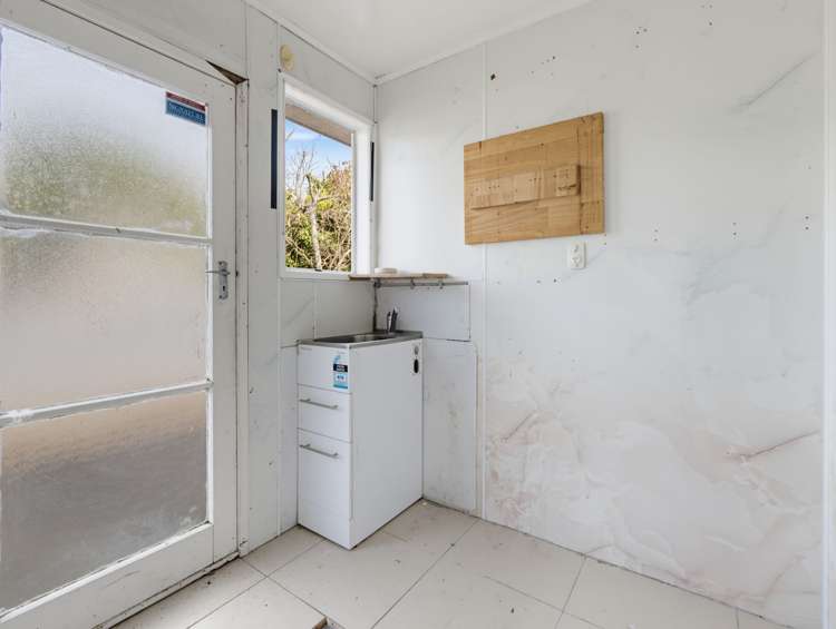 374 Roscommon Road Clendon Park_9