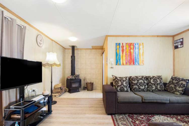 142 Howard Road Orere Point_5