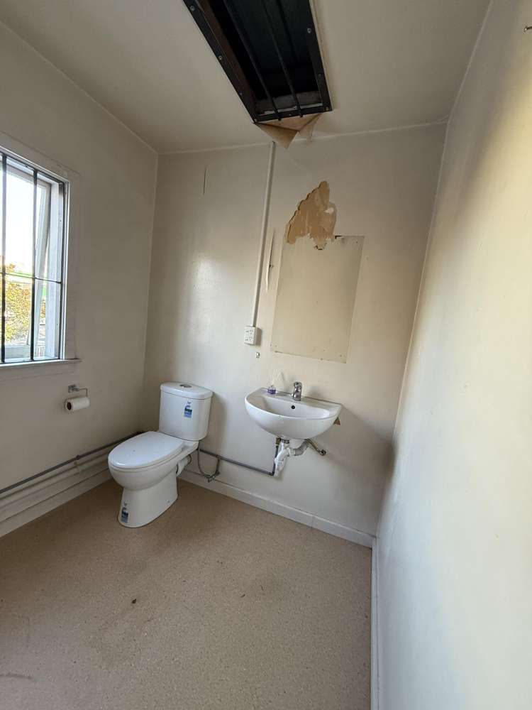 Shop 1/5 Memorial Avenue Fendalton_13