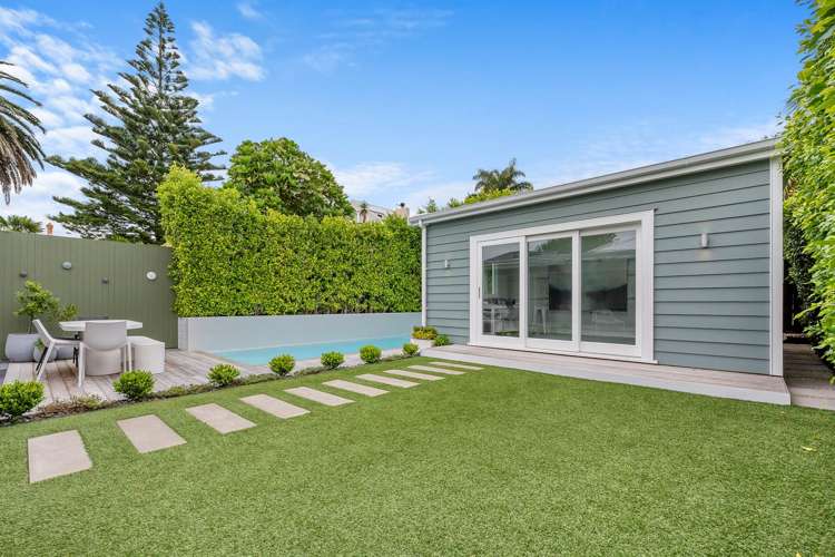 9 Shoal Bay Road Devonport_33