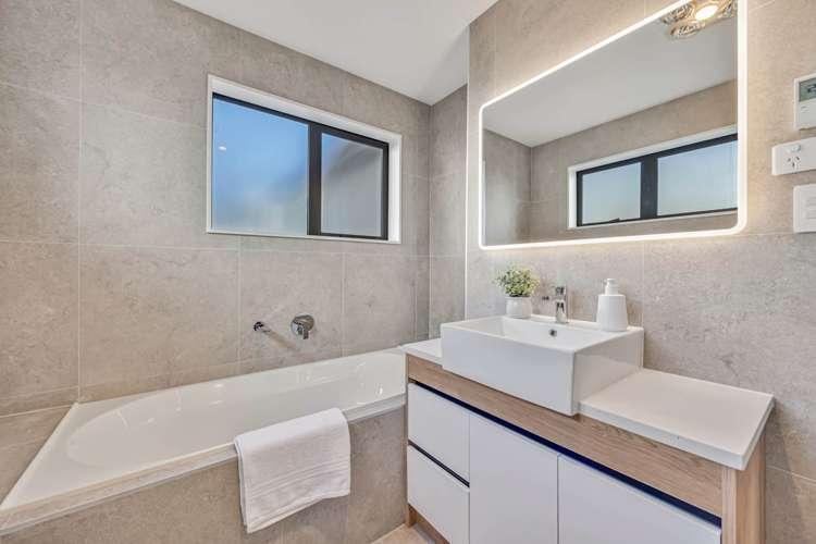 8c Willow Way Sunnyhills_24