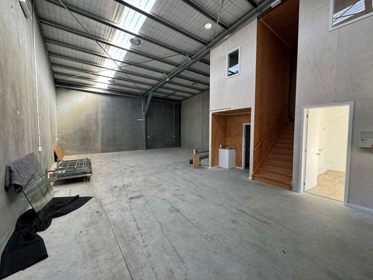 2/129 Ingram Road Rukuhia_4