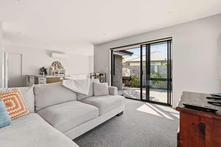 72 Pakanga Grove Pyes Pa_14