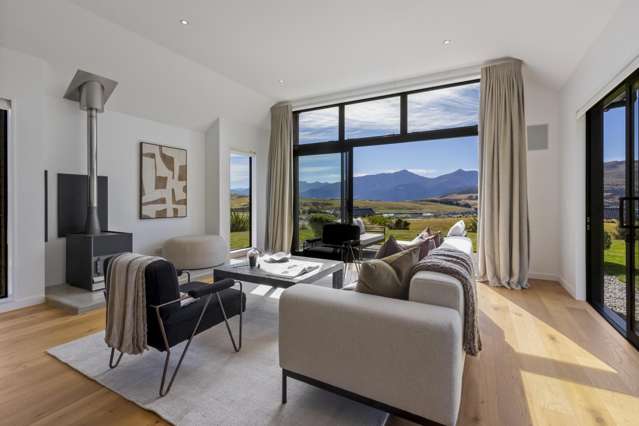 3 Pioneer Court Jacks Point_1