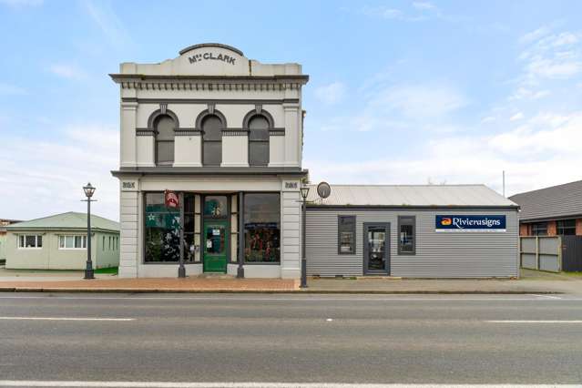Riverton Landmark: Established Income & Growth!