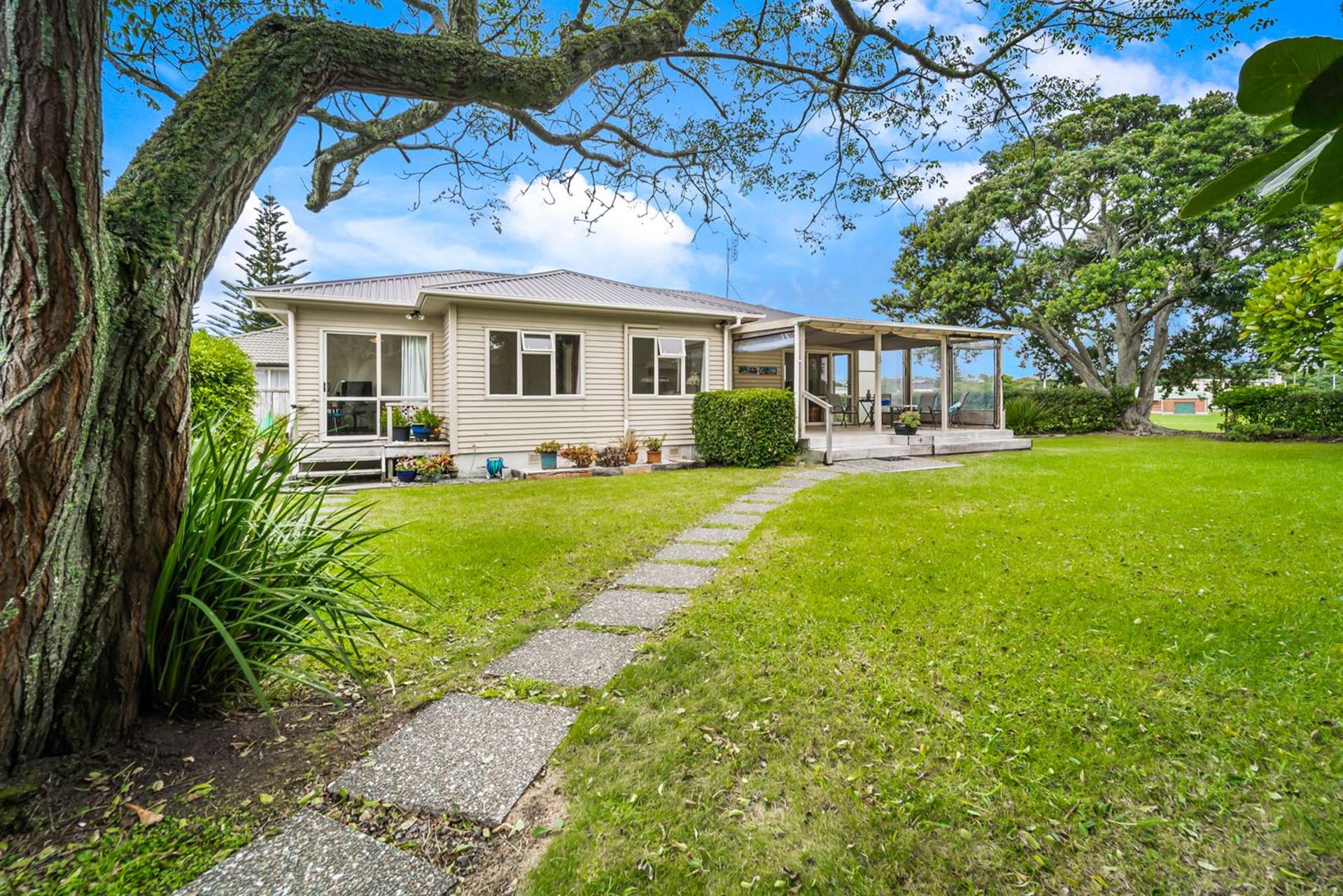 8 Centreway Road Orewa_0