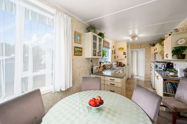 14 Elliott Crescent Owhata_6