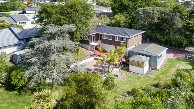 PICTURESQUE FAMILY HOME ON 1351 SQM!