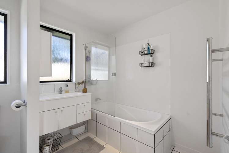 43 Riversdale Drive Merrilands_21