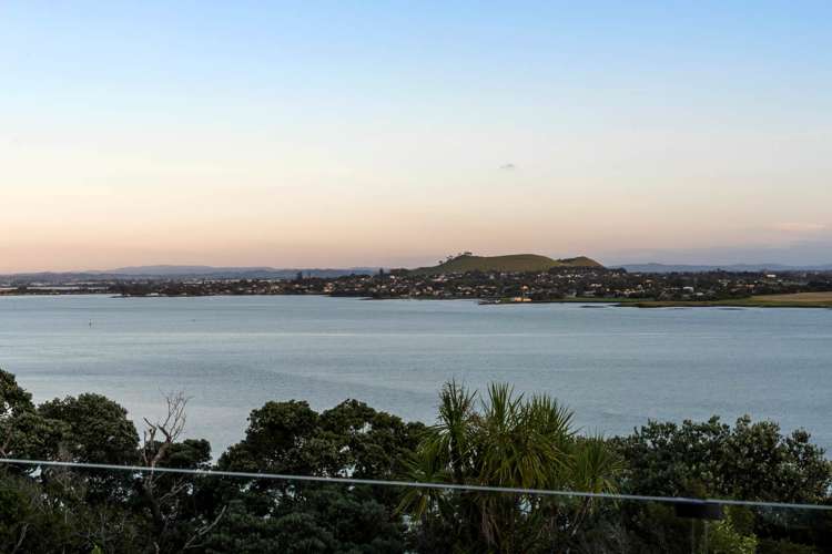 8 Saran Place Hillsborough_21