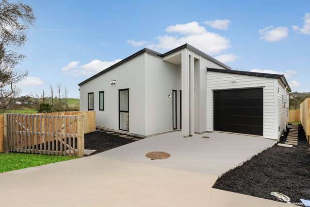 Imagine Your Life Here- Brand New, Stylish 3 B...