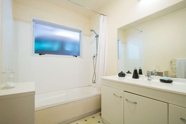 2/47 Kaipatiki Road Glenfield_10