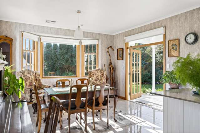 Open Home Saturday 1pm - 1:30pm!