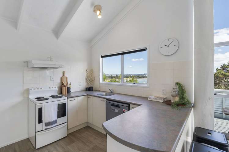 1/6 Oruamo Place Beach Haven_5