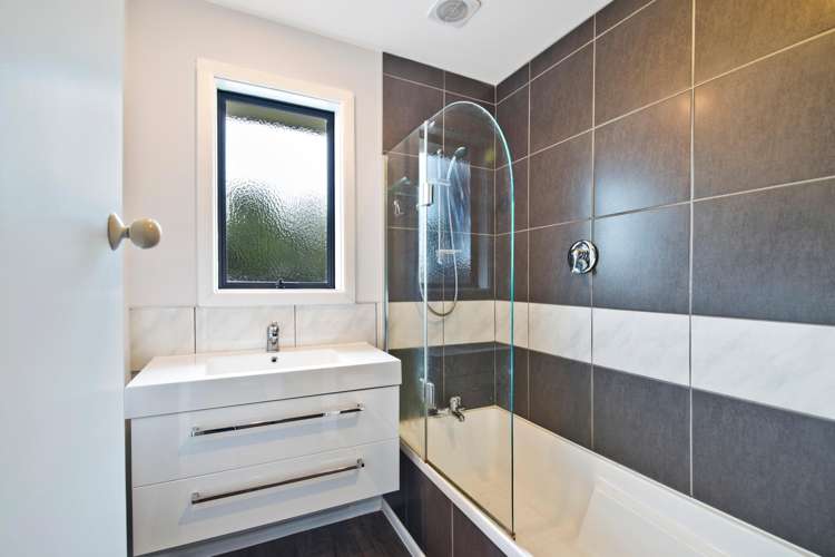 6 Ranui Street Hei Hei_11