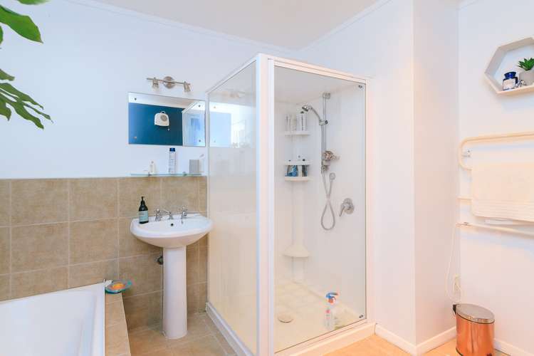 81 Dowse Drive Maungaraki_19