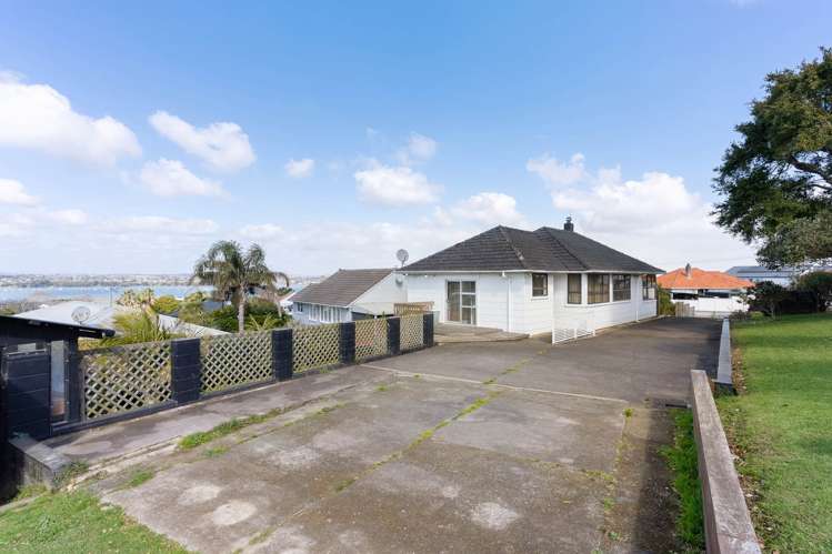 16 Inglewood Street Wai O Taiki Bay_13