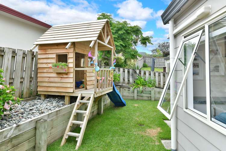 1/130 Brian Crescent Stanmore Bay_16