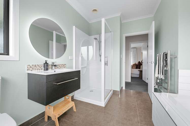10 Johnnybro Place Rototuna North_13