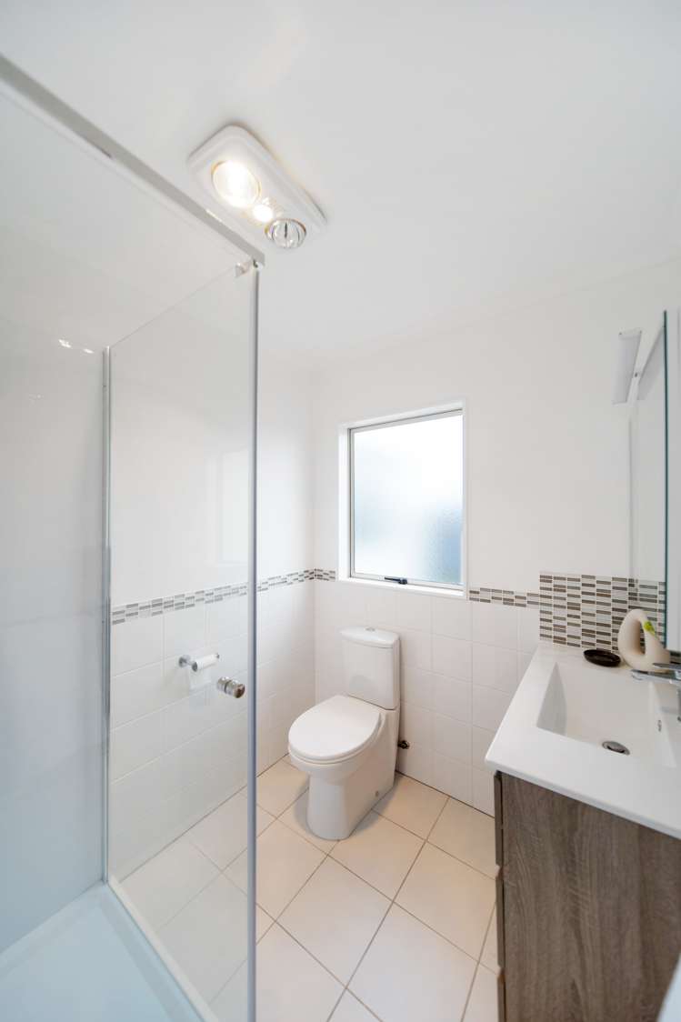 37 Innisowen Place Flat Bush_19