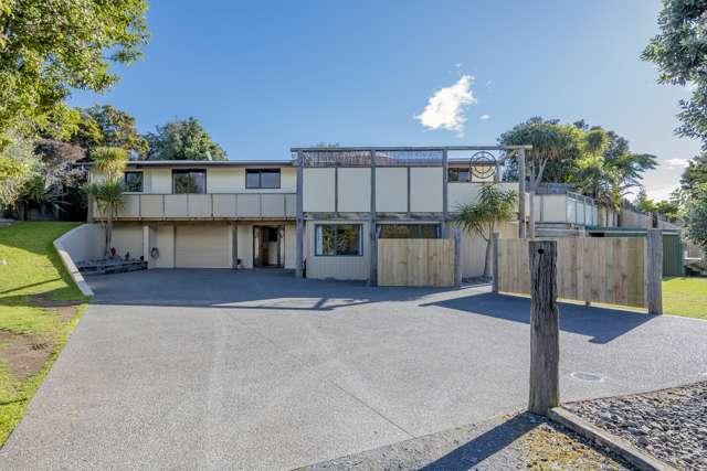 16 Karaka Grove Raumati Beach_1