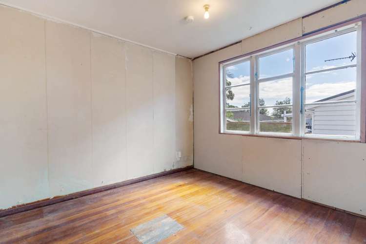 125 Titirangi Road New Lynn_14