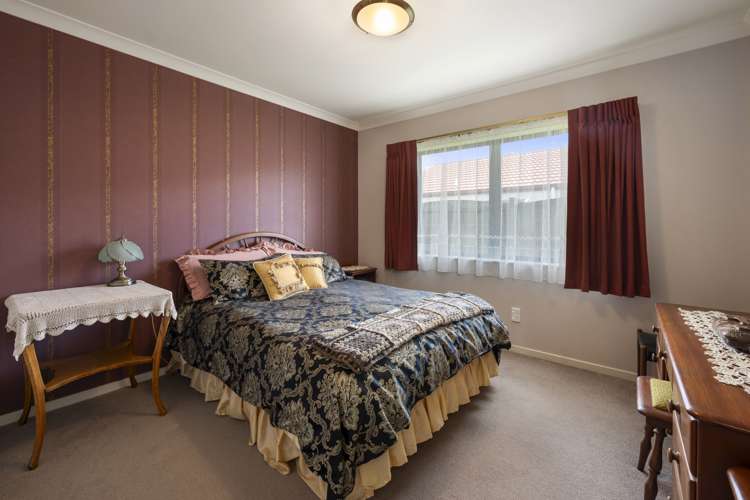 8 Courtenay Place Owhata_11