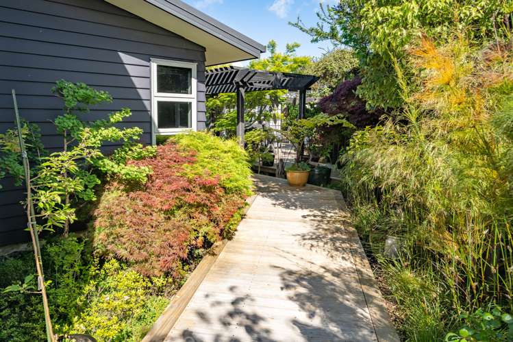 6 Istana Place Britannia Heights_19