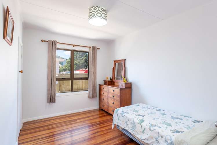 37 Wainuiomata Road Wainuiomata_11