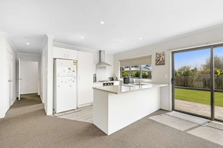 4 Brownlie Crescent_2