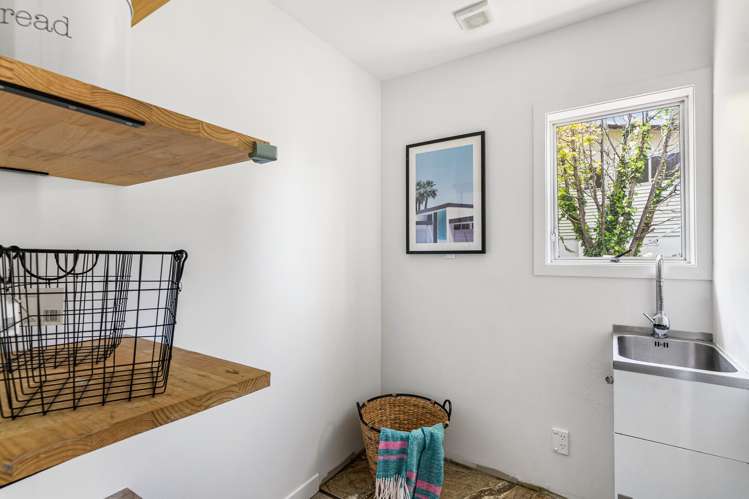 16 Dunraven Place Torbay_13