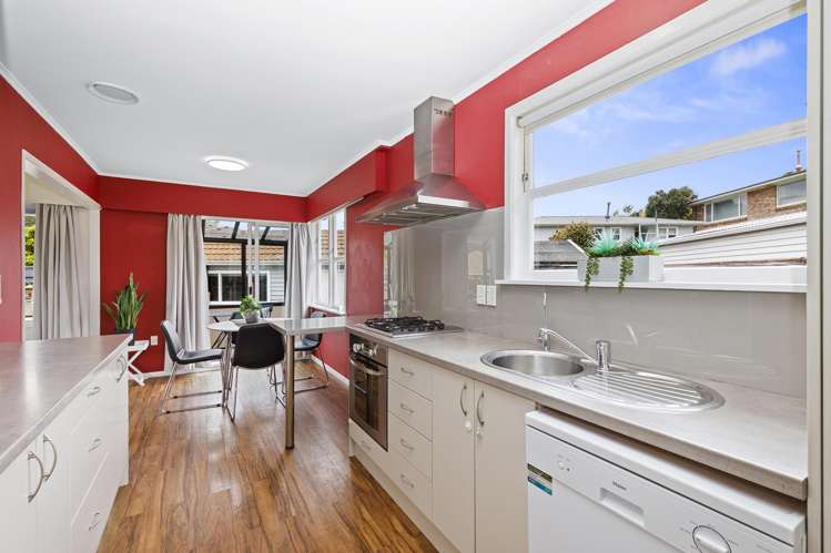 2 Whirinaki Crescent Heretaunga_8