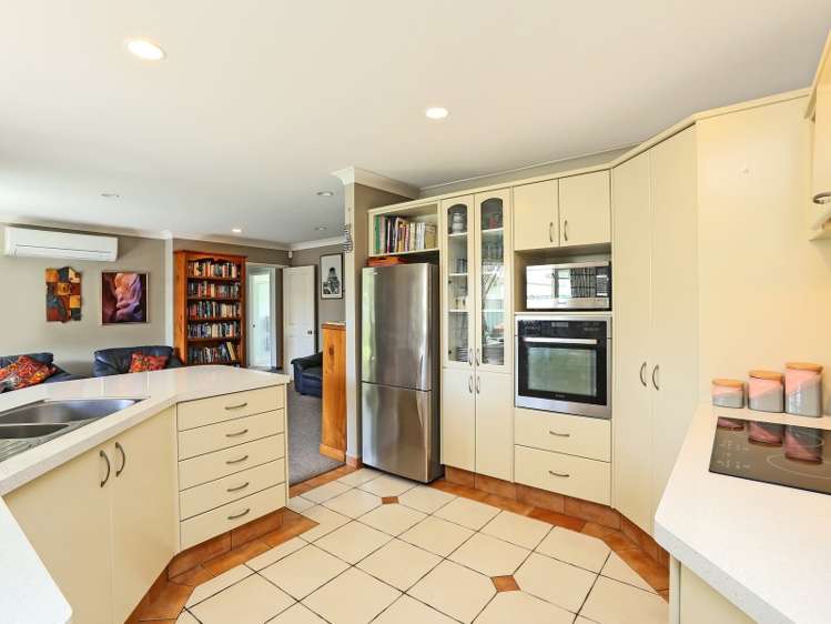 77 Kensington Drive Taradale_4