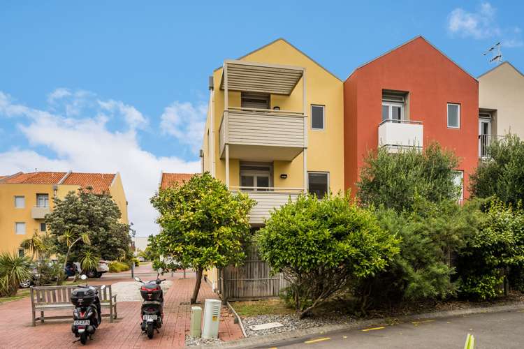 53/305 Evans Bay Parade Hataitai_21