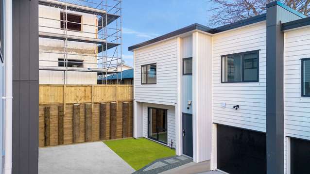 Near New 3 Bedroom + 2.5 Bathrooms + Garage