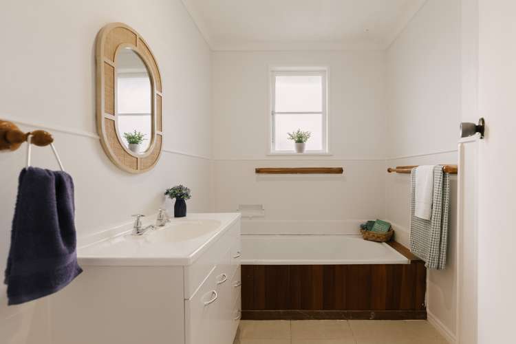 25 Mokau Place Terrace End_21