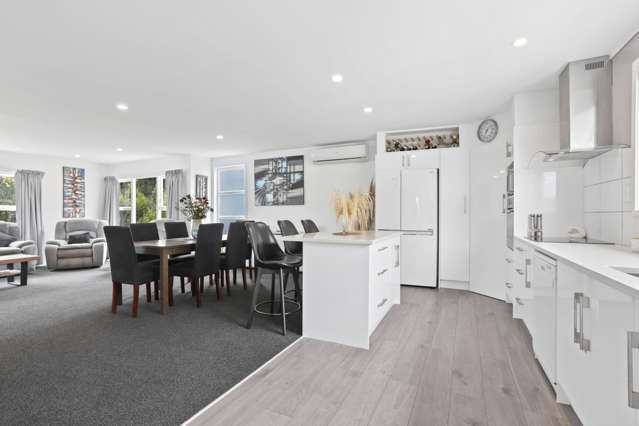 7 Norman Road Titirangi_2