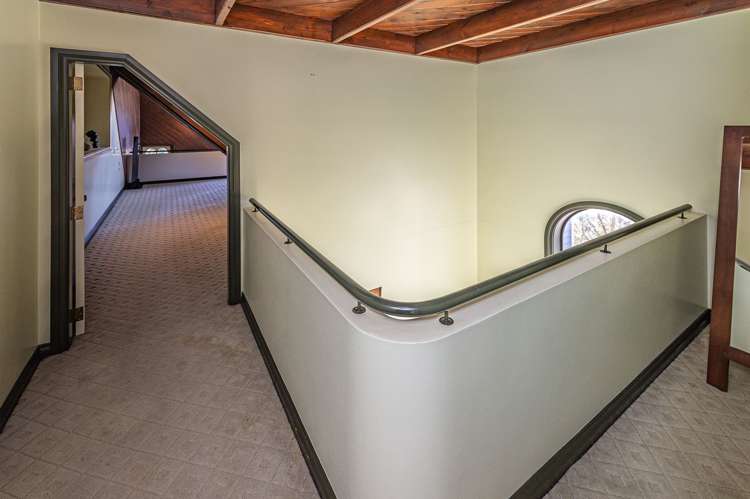 22 Shakespeare Road Bastia Hill_24