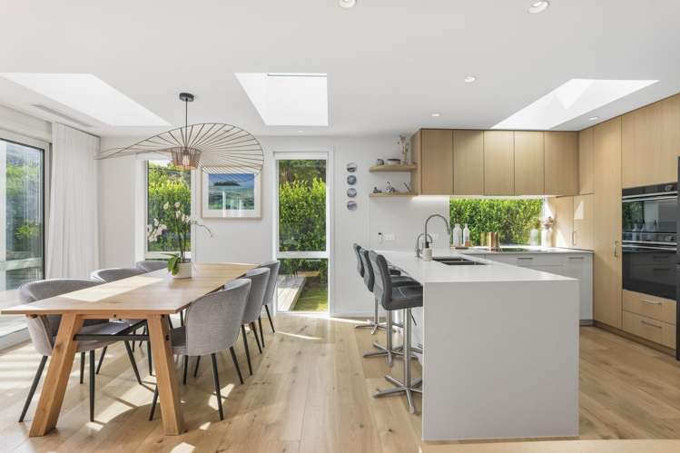 2/1 Gray Crescent Torbay_3