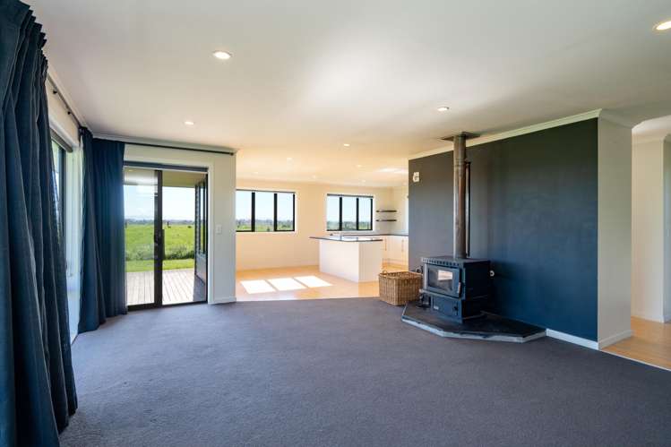 372 Lindsay-Calcium Road Isla Bank_4