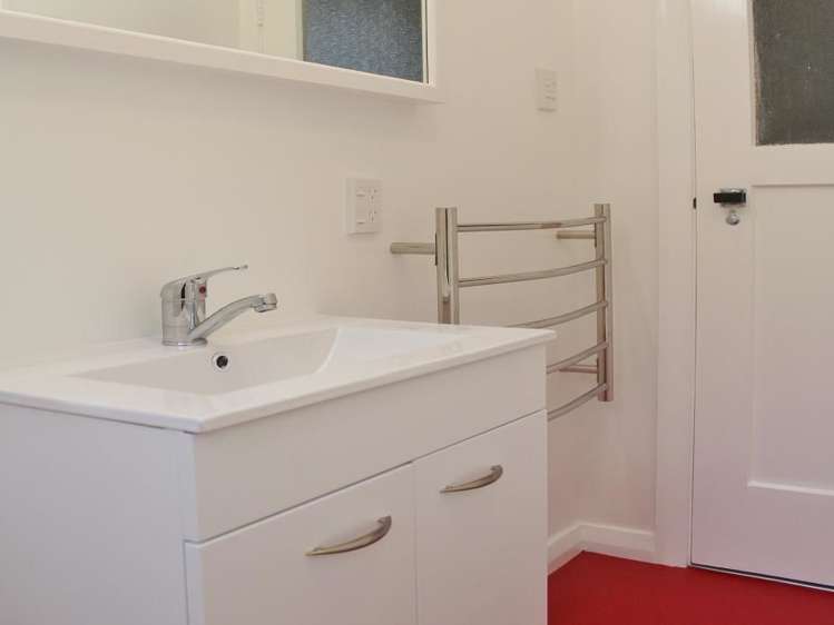 10 Elphinstone Avenue Strathmore Park_9