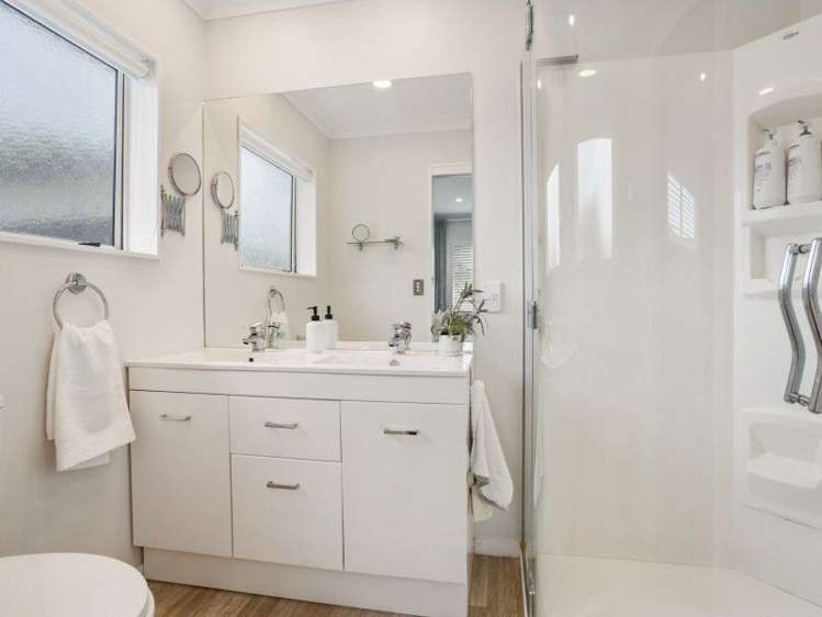 5 Glenrowan Rise Bethlehem_8