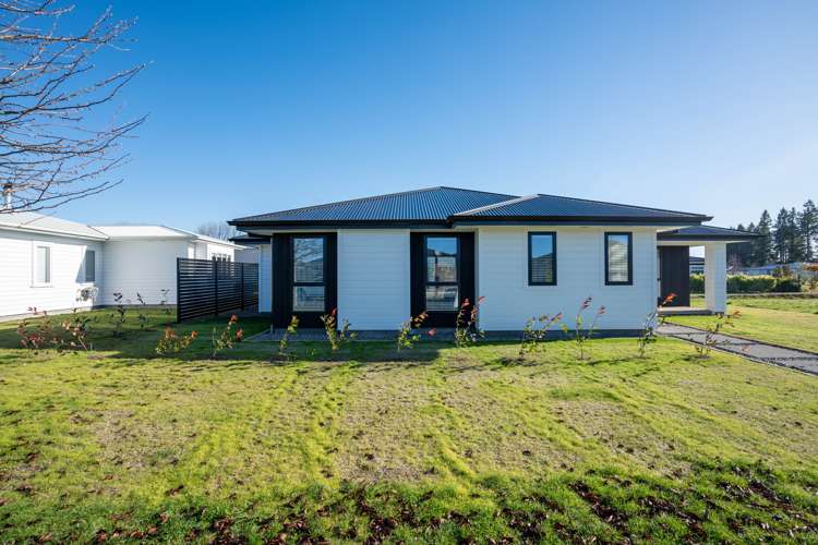16 Maison Way Rangatira Park_15