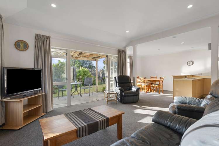 2 Regents Park Place_1