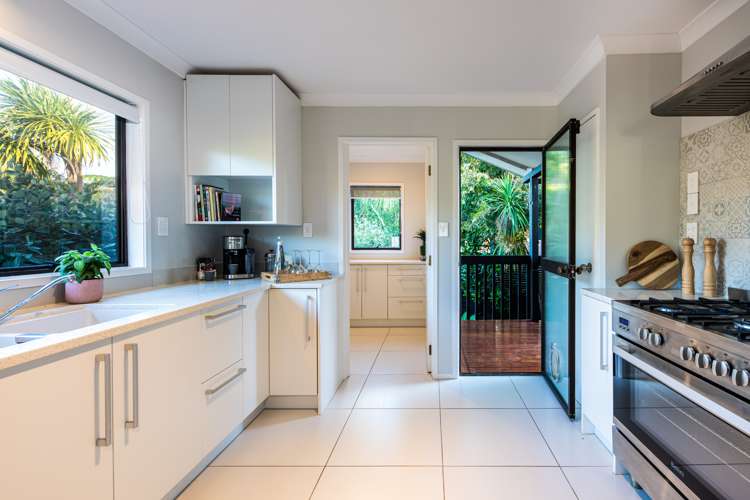 8a Westbourne Road Murrays Bay_5