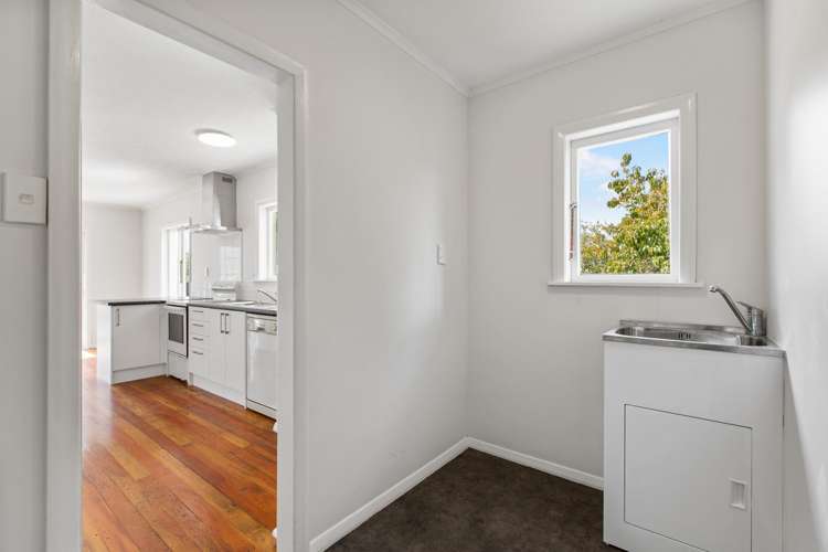 64 Sutton Crescent Papakura_10