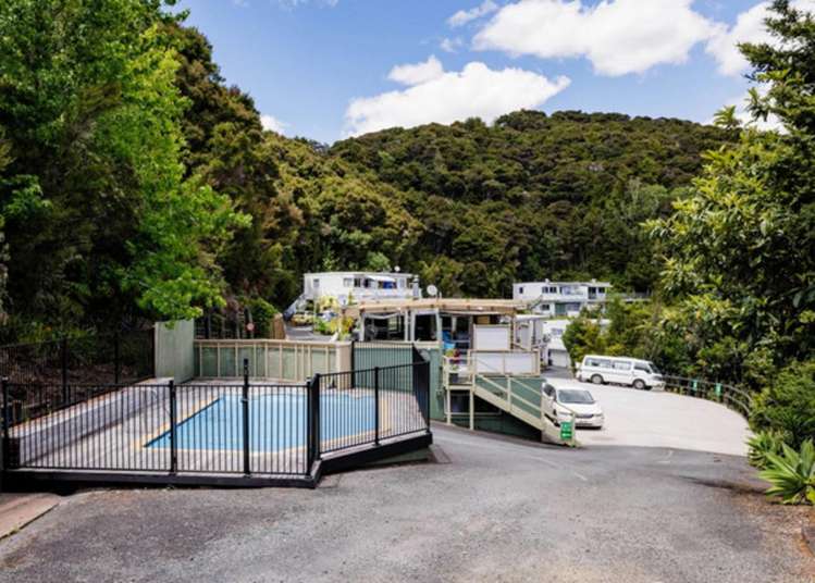 2 / 58 School Road Paihia_11