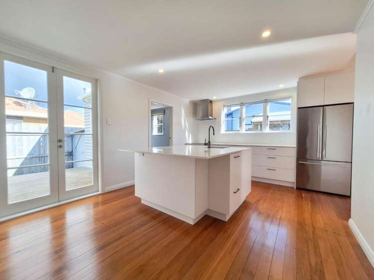 24 Hazel Ave 10044_3
